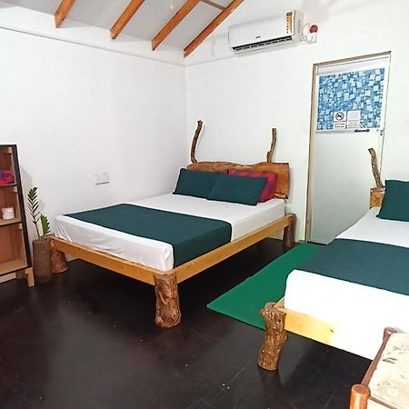 Nature Beach Huts Trincomalee Exteriör bild