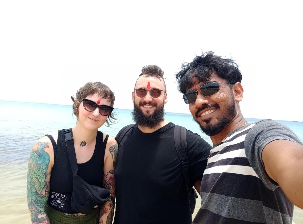 Nature Beach Huts Trincomalee Exteriör bild