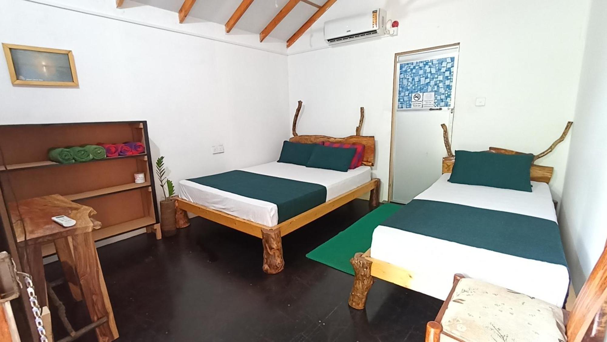 Nature Beach Huts Trincomalee Exteriör bild