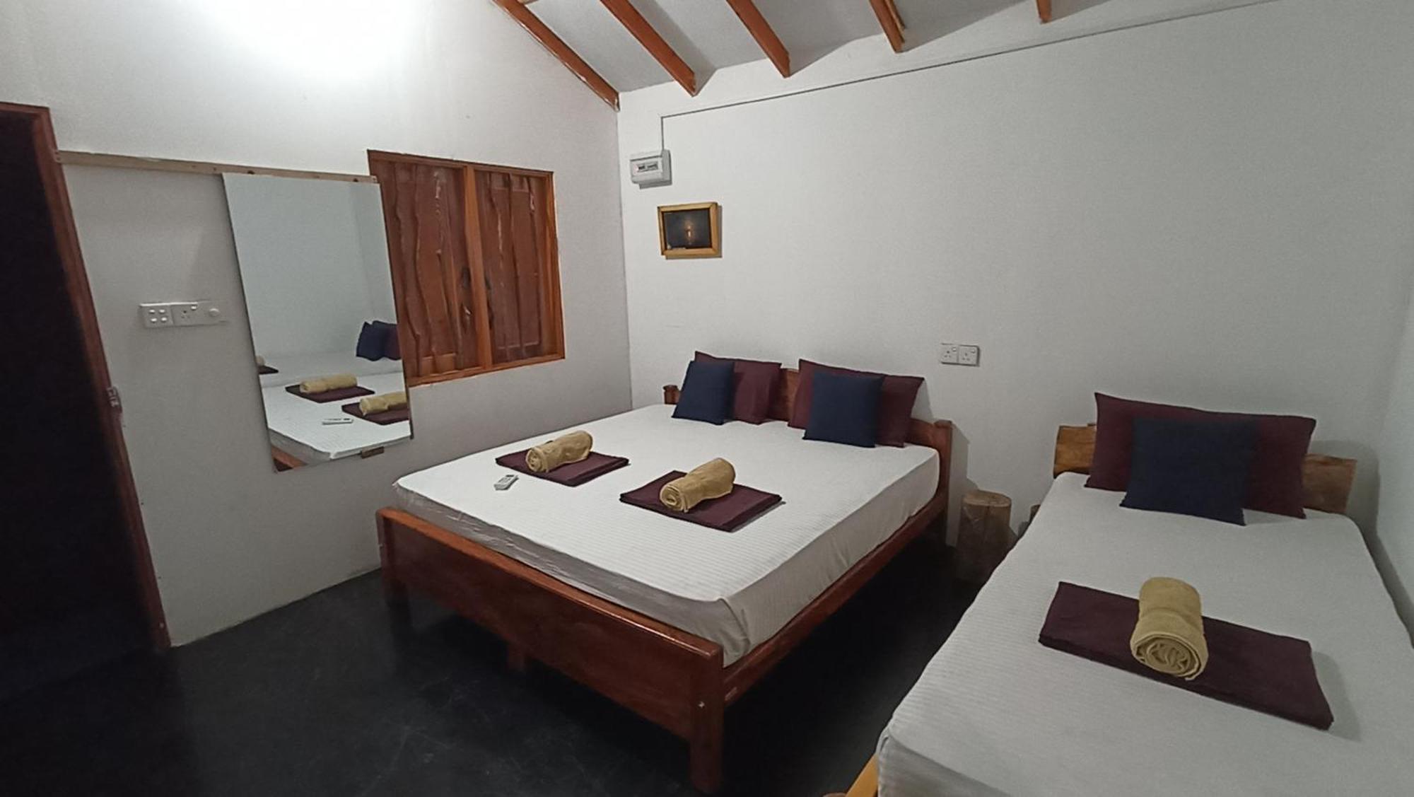 Nature Beach Huts Trincomalee Exteriör bild